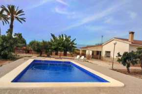 Villa rústica privada con gran chalet y piscina